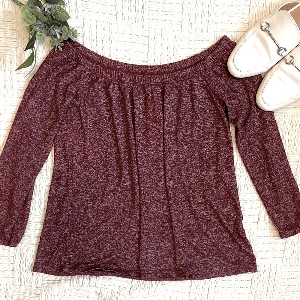 Hollister Off the Shoulder Top Size M